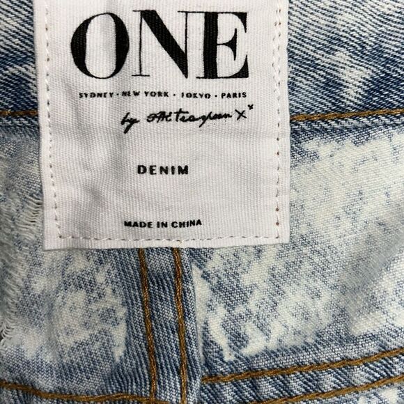 One Teaspoon Distressed Denim Shorts(Size 24) - Picture 6 of 7